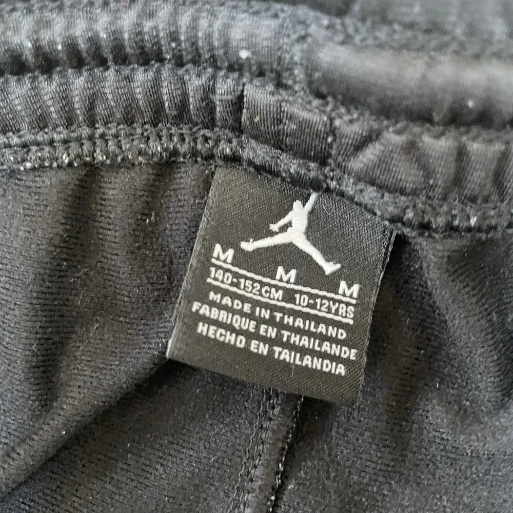 Nike Air Boys Medium‎ Jordan Joggers Black Sweatpants Red Jumpman Logo 10-12 Yrs